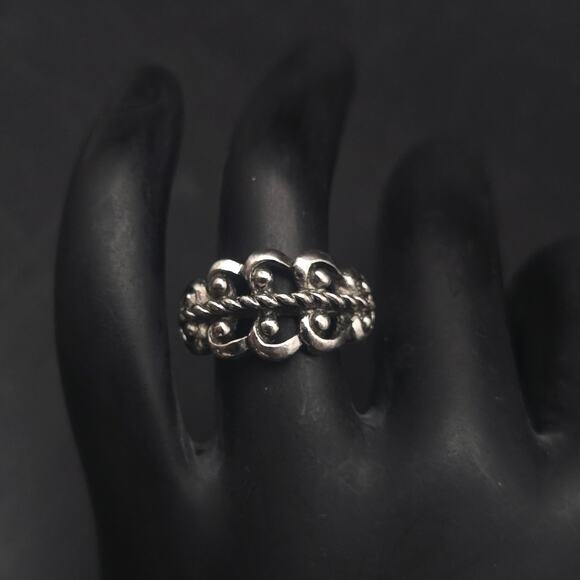 Avon 1977 French Filigree Ring Silver Tone Size 5.25 - Picture 1 of 8